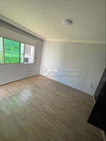 location-villa-de-haut-standing-a-riyad-surface-de-200-m2-terrasse-et-jardin-big-11
