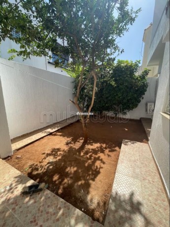location-villa-de-haut-standing-a-riyad-surface-de-200-m2-terrasse-et-jardin-big-1