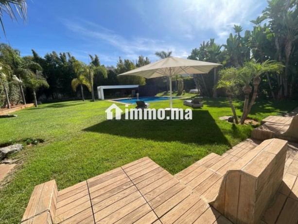magnifique-villa-a-vendre-a-souissi-7-pieces-confortables-big-1