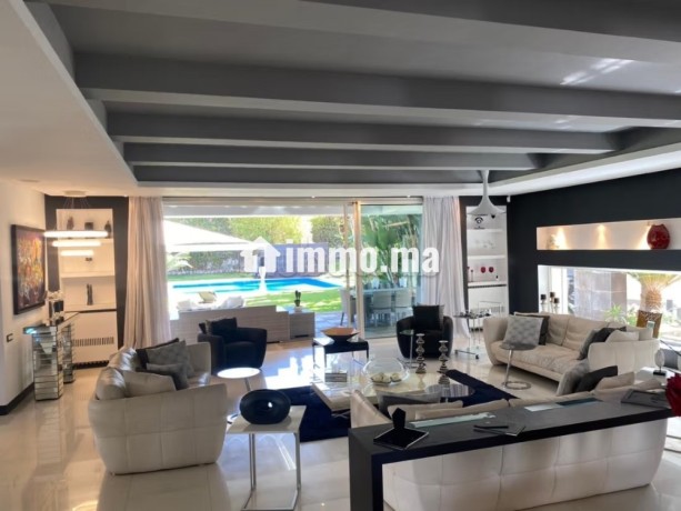 magnifique-villa-a-vendre-a-souissi-7-pieces-confortables-big-2
