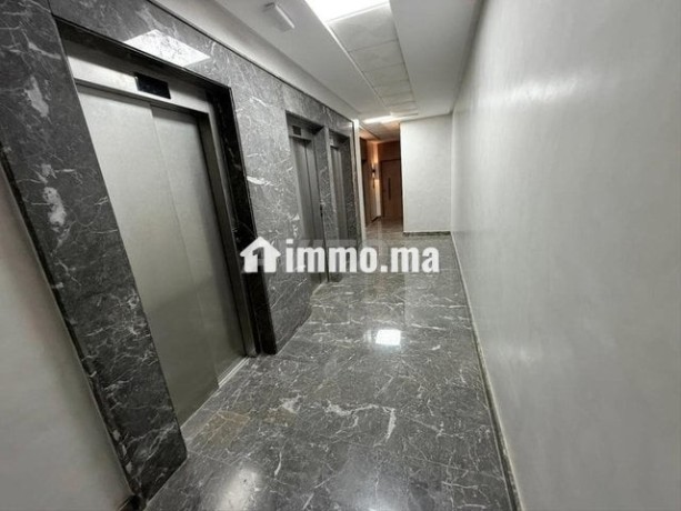 plateaux-96m2-rocher-noire-casa-big-0