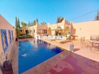 maison-campagne-meublee-avec-piscine-privee