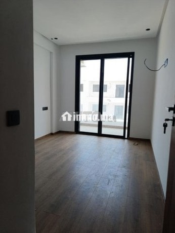 location-studio-vide-neuf-big-1