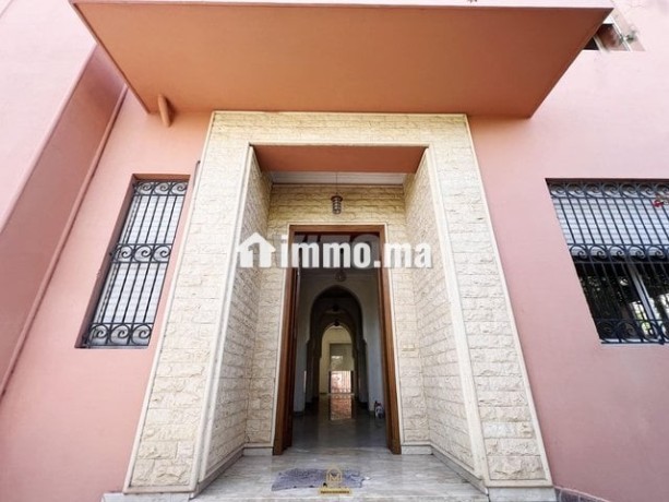 villa-dexception-avec-piscine-a-targa-big-0