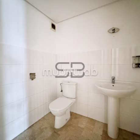 bureau-idealement-place-a-lachat-big-5