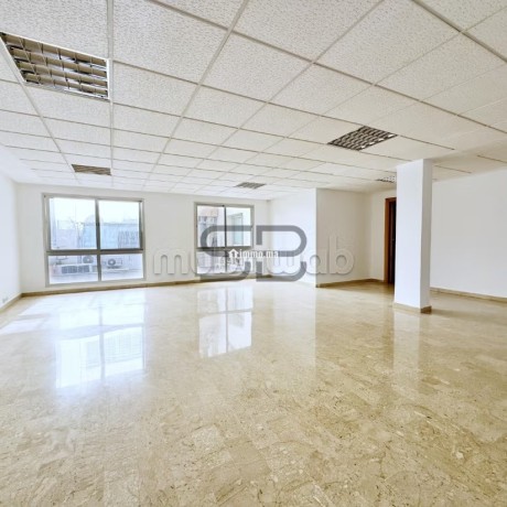 bureau-idealement-place-a-lachat-big-6