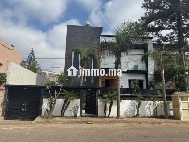 magnifique-villa-a-louer-a-franceville-surface-de-400-m2-bien-meuble-big-0