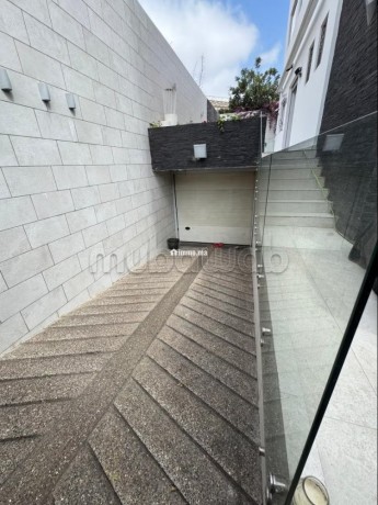 magnifique-villa-a-louer-a-franceville-surface-de-400-m2-bien-meuble-big-3