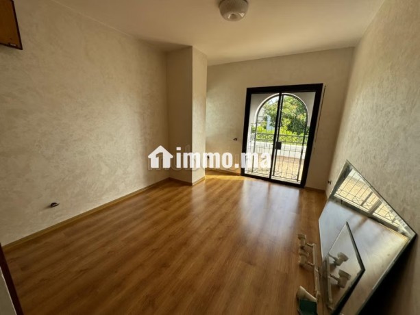 villa-a-usage-bureau-a-louer-big-3