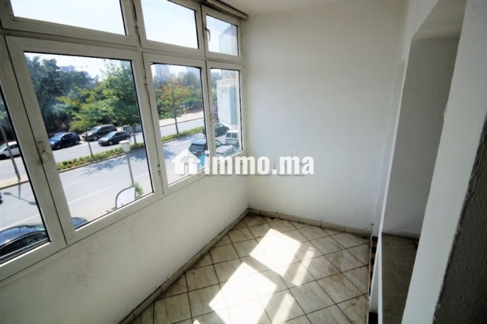 bureau-a-louer-240-m2-terrasse-pas-cher-prox-tram-big-0