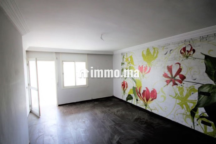 bureau-a-louer-240-m2-terrasse-pas-cher-prox-tram-big-2