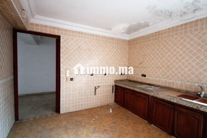 bureau-a-louer-240-m2-terrasse-pas-cher-prox-tram-big-7