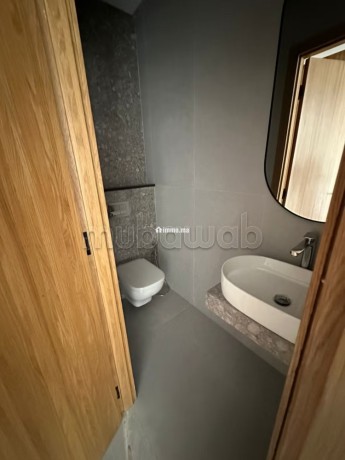 location-dun-appartement-a-les-princesses-2-pieces-service-de-concierge-et-climatisation-big-3