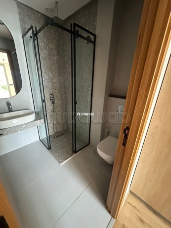 location-dun-appartement-a-les-princesses-2-pieces-service-de-concierge-et-climatisation-big-7
