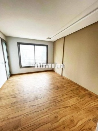 grand-appartement-en-face-du-parc-big-3