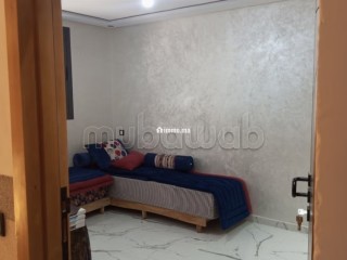 vente-dun-bel-appartement-a-zoumi-2-belles-chambres-salon-traditionnel-et-porte-blindee