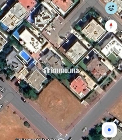 terrain-de-700m-carre-a-vendre-big-0