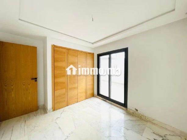 location-appartement-vide-oasis-terrasse-big-10