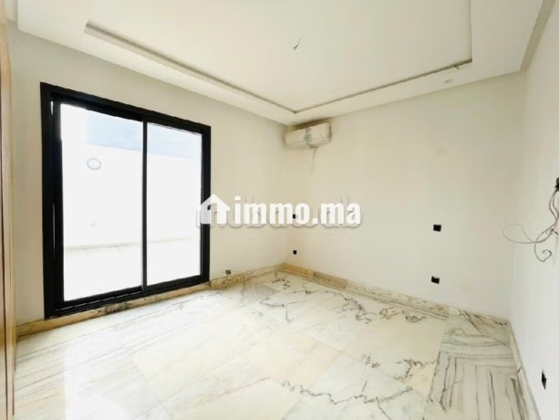 location-appartement-vide-oasis-terrasse-big-11