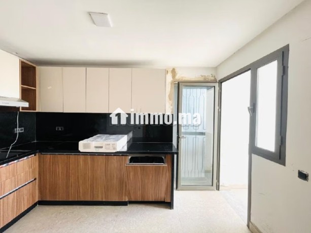 location-appartement-vide-oasis-terrasse-big-6