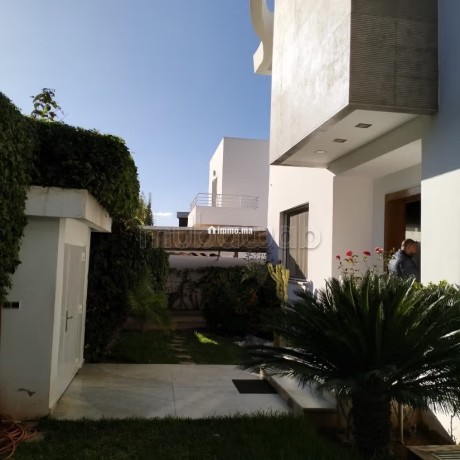 villa-de-luxe-a-louer-a-riyad-3-grandes-pieces-bien-meuble-big-2