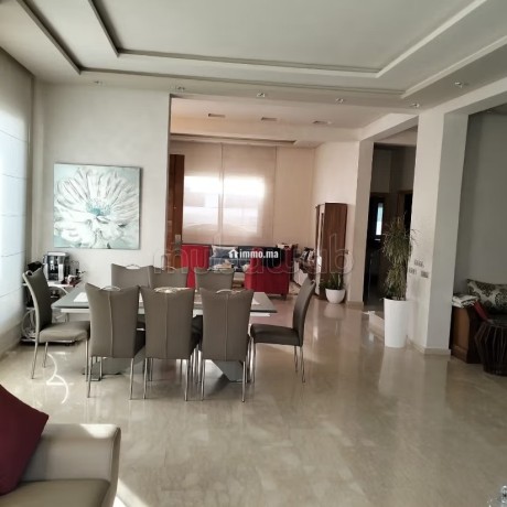 villa-de-luxe-a-louer-a-riyad-3-grandes-pieces-bien-meuble-big-4