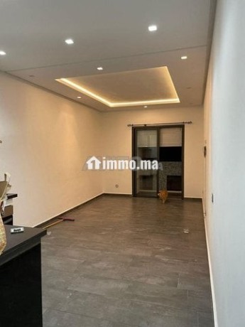 studio-48m2-a-louer-quartier-les-hopitaux-big-1