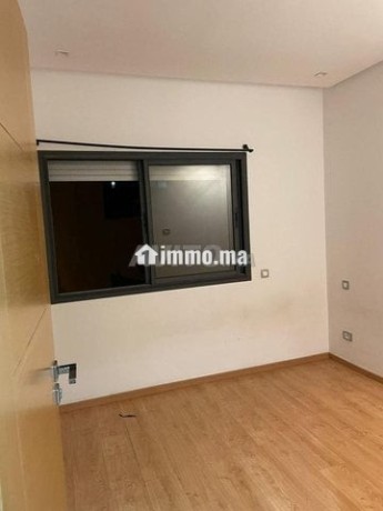 studio-48m2-a-louer-quartier-les-hopitaux-big-4