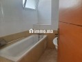un-tres-bon-studio-vide-a-louer-small-3