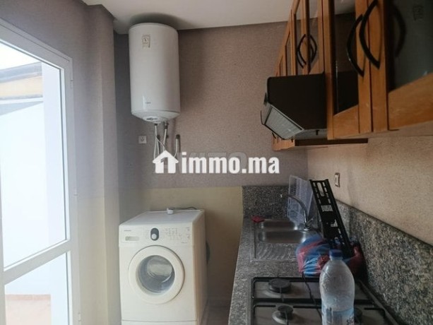 un-tres-bon-studio-vide-a-louer-big-5