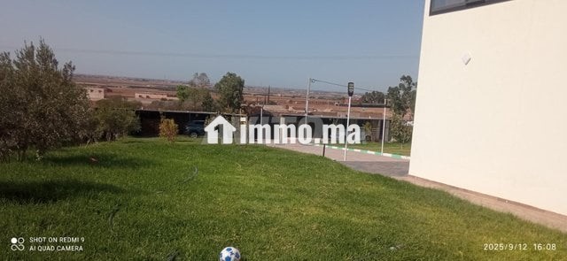 hectare-dans-la-zone-urbaine-cafe-et-terrain-de-football-autorises-big-1
