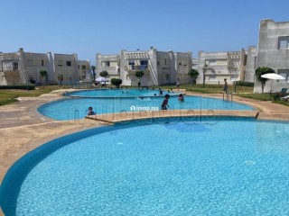 appartement-de-vacances-a-louer-a-corniche-3-grandes-pieces-places-de-stationnement-et-terrasse