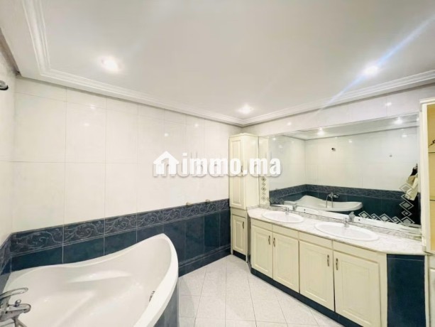 location-appartement-vide-bvd-massira-al-khadra-big-10