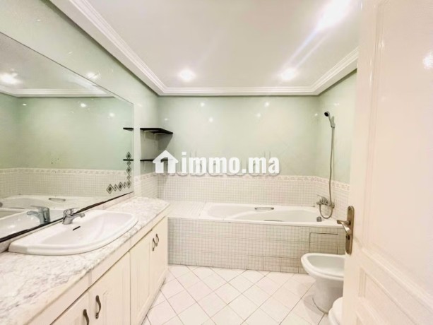 location-appartement-vide-bvd-massira-al-khadra-big-12