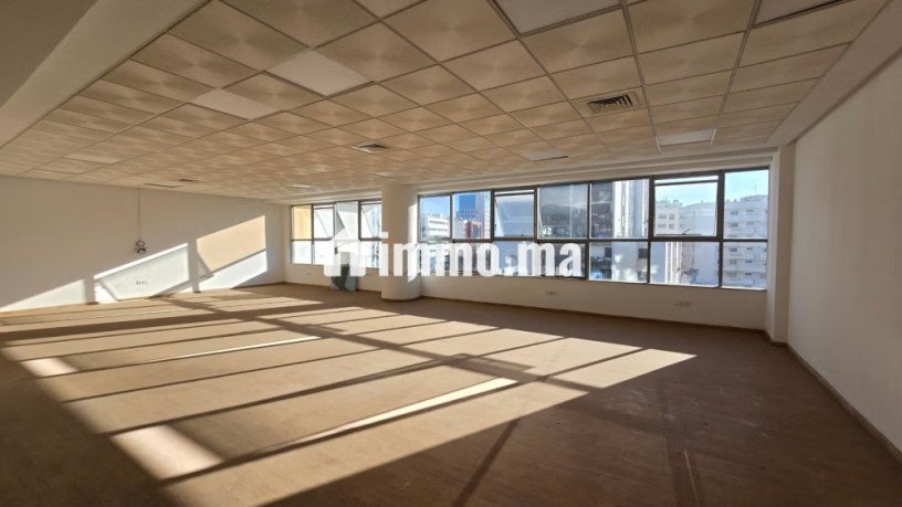 plateau-bureau-immeuble-tres-haut-standing-big-0