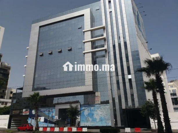 plateau-bureau-immeuble-tres-haut-standing-big-1