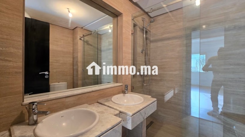 bel-appartement-en-residence-fermee-big-6