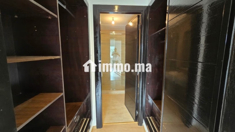 bel-appartement-en-residence-fermee-big-7
