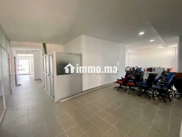 plateau-de-bureau-375-m2-boulevard-danfa-big-11