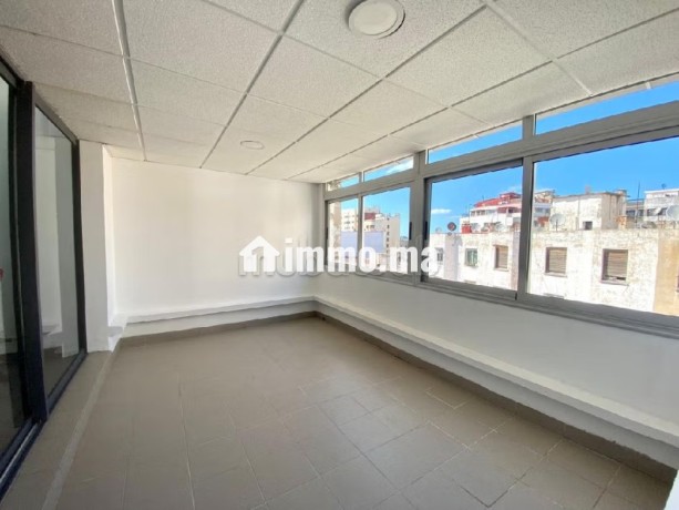 plateau-de-bureau-375-m2-boulevard-danfa-big-2