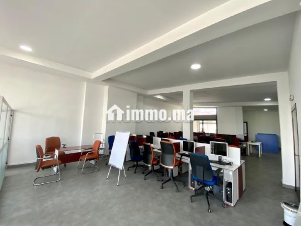 plateau-de-bureau-375-m2-boulevard-danfa-big-3
