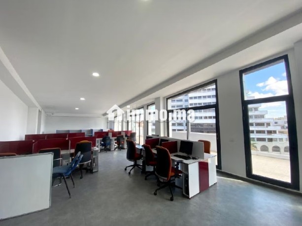 plateau-de-bureau-375-m2-boulevard-danfa-big-5