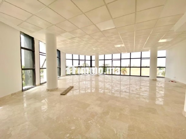 plateau-de-bureau-97-m2-oasis-big-1