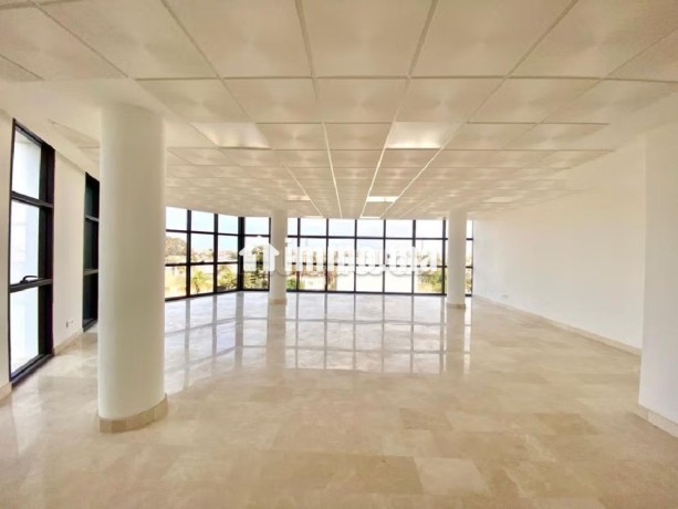 plateau-de-bureau-97-m2-oasis-big-5
