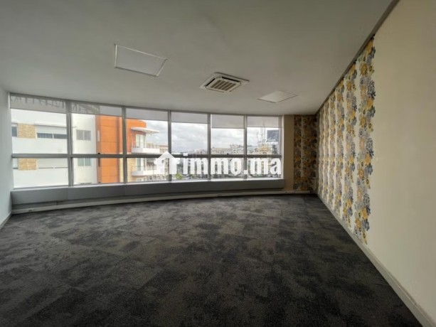 plateau-de-bureau-228-m2-quartier-racine-big-2