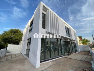 villa-commerciale-900-m2-cil