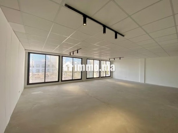 plateau-de-bureau-80-m2-oasis-big-0