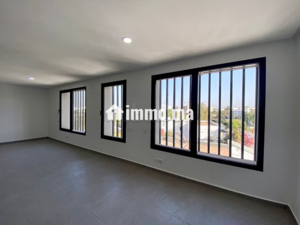 plateau-de-bureau-63-m2-oasis-big-0