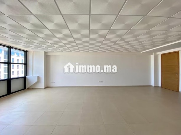 bureau-57m2-centre-ville-quartier-du-port-big-4