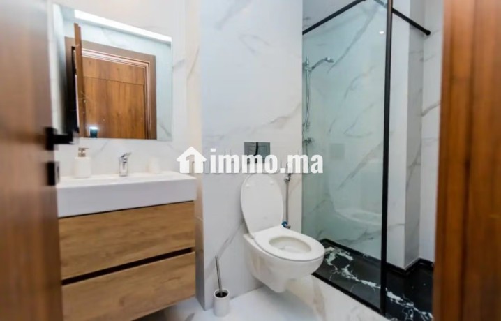 studio-haut-de-gamme-au-quartier-des-hopitaux-big-4